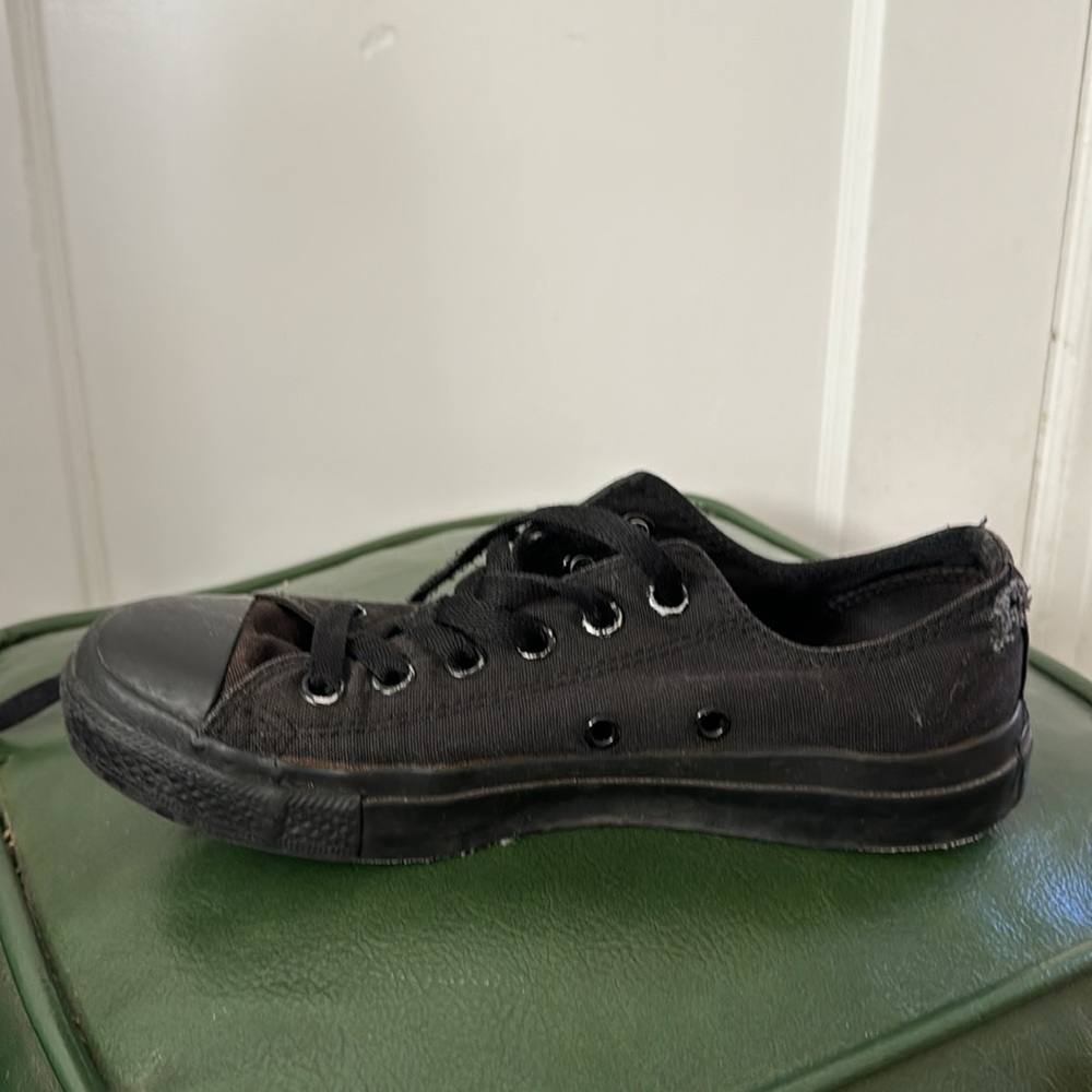 Distressed Converse - Picture 4 of 8